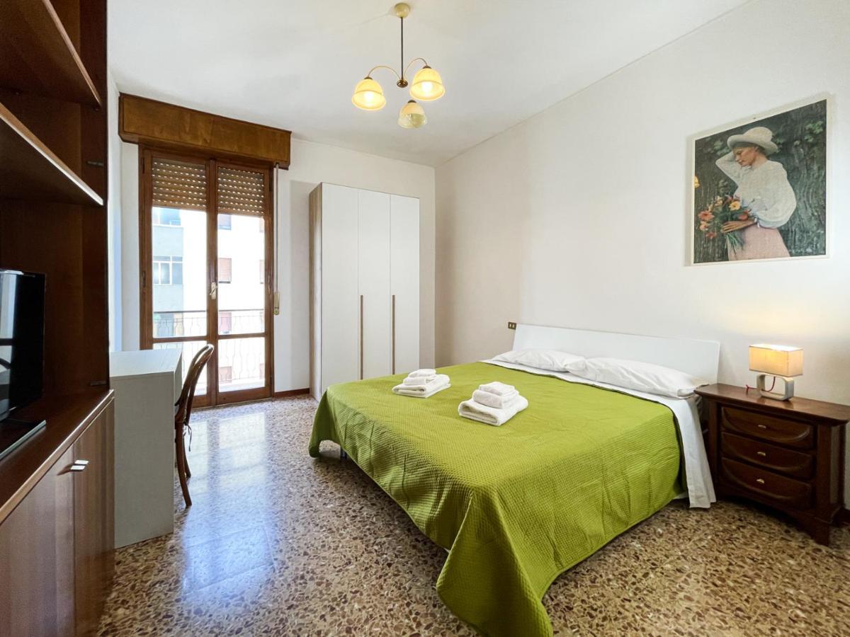 Casa Gramsci - Affitti Brevi Italia Hotell Modena Eksteriør bilde